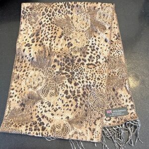 Luxurious Leopard Print Cashmere Scarf